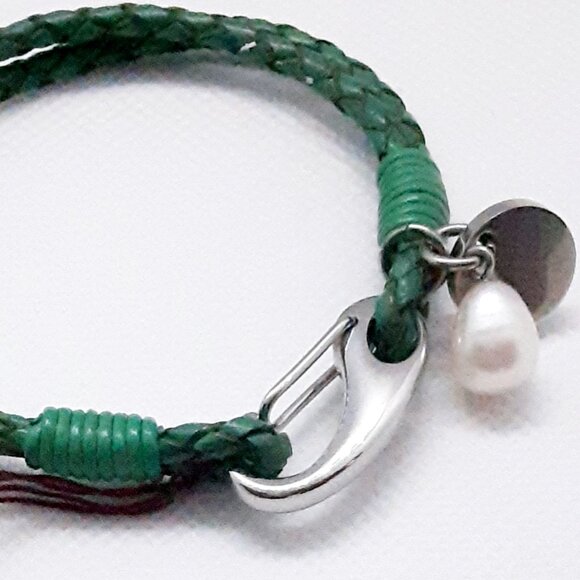 Beach Boho chic braided grean leather faux pearl and stainless steel bracelet - Picture 1 of 10